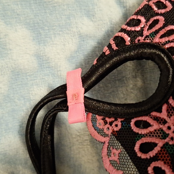 Gorgeous VS Pretty Little Things Bra - Picture 2 of 4